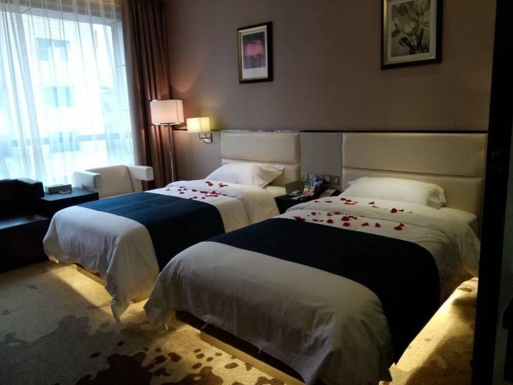 Chengdu Hello Hotel CTU Exteriör bild